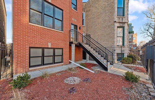 West Town Apartment | Urban Fab!