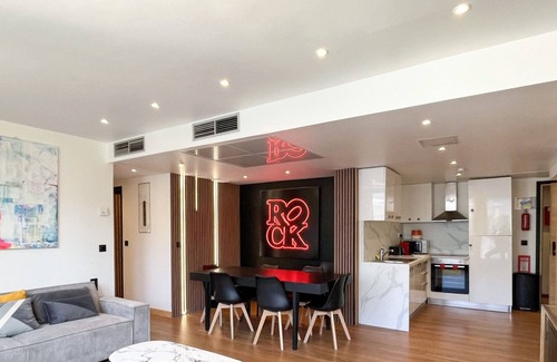 Faubourg-du-Roule Apartment | Urban Flat 128 - Art Rock 4BDR Flat near Champs-Elysées