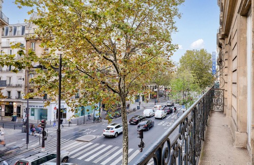 Strasbourg -Saint-Denis Apartment | Urban Flat 57 - Luxury 4BDR Parisian Flat in Paris