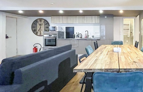 Quartier du Mail Apartment | Urban Flat 89 - Charming 3 Bedroom Flat in Paris