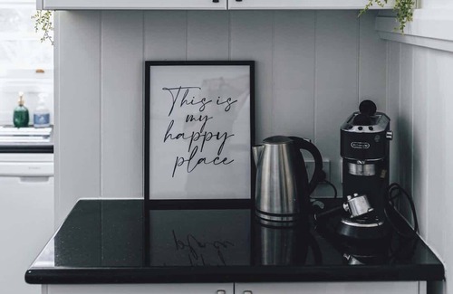 Newtown House | Urban Getaway Queenslander close to Willowbank!