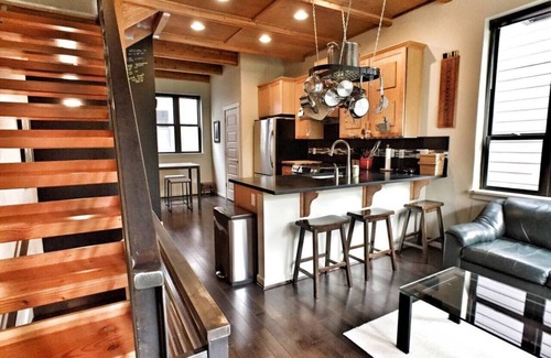 Green Lake House | Urban Green Lake Gem – Modern 2BR Retreat | Block to Lake + Easy FIFA Access
