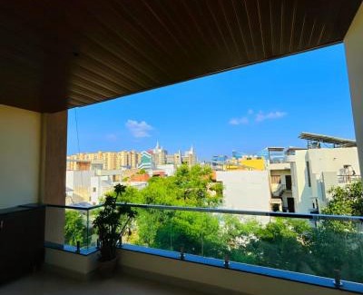 Jaipur Apartment | Urban Home by LuxAuraStays Jewel of India Area, Close to Airport