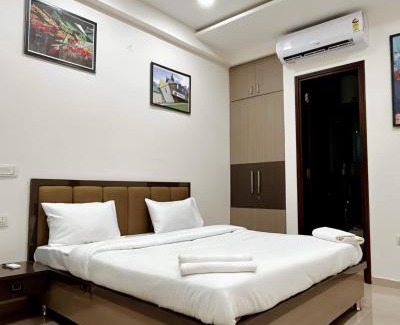 Jaipur Apartment | Urban Home by LuxAuraStays Jewel of India Area, Close to Airport