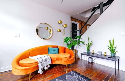 Italian Village House | Urban Jungle - Parking Free - Prime Location - Pets
