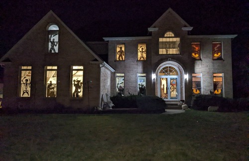 Portage House | Urban living, close to malls, beach, in between Chicago and Michigan, quiet