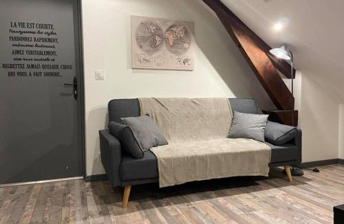 Vesoul Apartment | Urban Loft