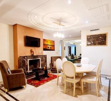 Ville Nouvelle Apartment | Urban Luxe Apartment - Champs de Course