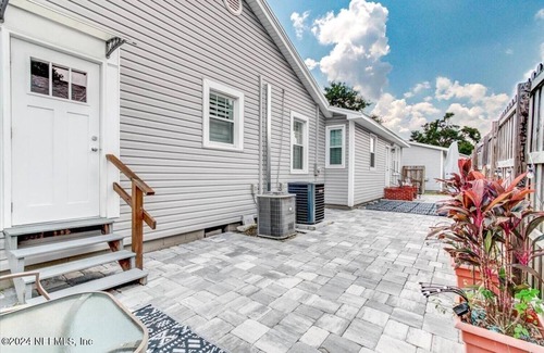 Fairfax Apartment | Urban Nest for Two Cozy Jax Hideaway Unit 2