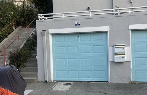Adams Point Apartment | Urban Oakland hideaway apartment.