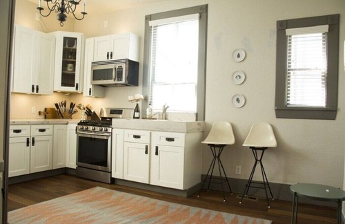 Knoxville House | Urban Oasis~4th & Gill Modern Historic Home~Arcade