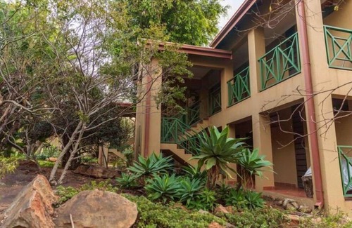 Waparand Apartment | Urban Oasis-serene ✨self check in & scenic views