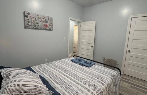 Ampere Apartment | Urban Oasis: Spacious 3-Bedroom Retreat in Newark, Just 30 Minutes from NYC!