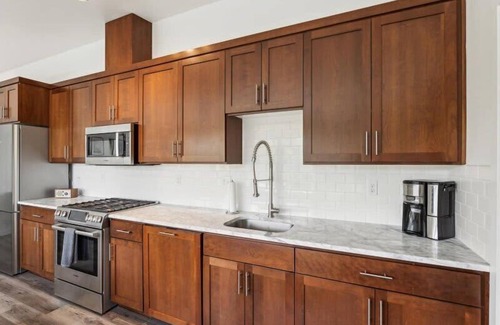 Buckman Neighborhood Apartment | Urban Oasis- Stylish Penthouse Retreat in PDX