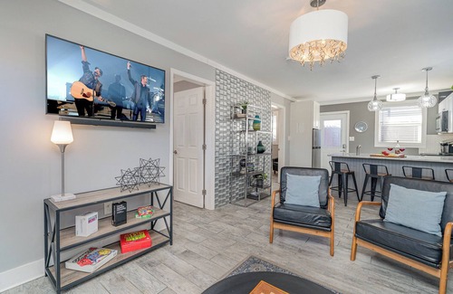 Nashville Cottage | Urban Pearl-2 Bedroom & Private Patio-in Midtown