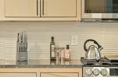 Central Oklahoma City House | Urban Plaza Luxe 1-Family- Steps away from Plaza District