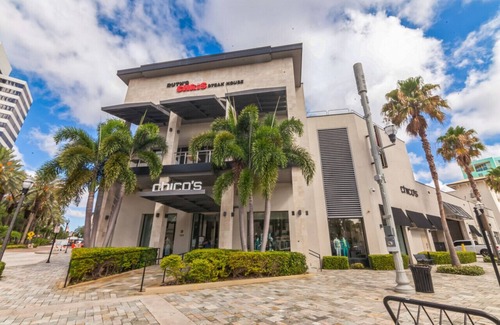 Crescent Lake Apartment | Urban Retreat at Crescent Lake near Downtown St. Pete