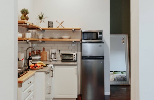 Serra Mesa House | "Urban Retreat" Enjoy a beautiful clean, quiet apartment just for you in SD 🌞