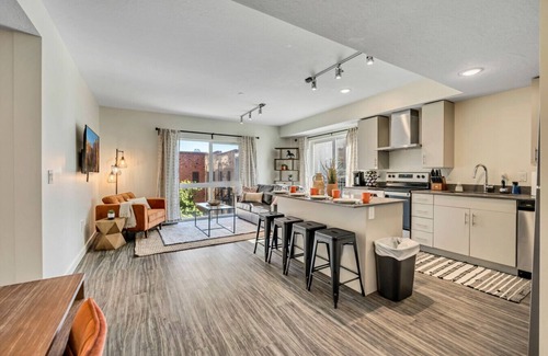 Rio Grande Apartment | Urban Retreat – Prime Location, Resort Amenities, Free Parking!