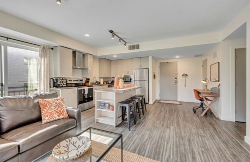 Rio Grande Apartment | Urban Retreat – Prime Location, Resort Amenities, Free Parking!
