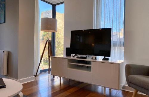 Oxford City Centre Apartment | Urban's Large 2 bed, 2 bath luxury apartment with secure parking