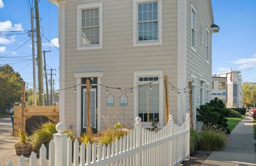 Traverse City House | Urban Stay By The Bay: Downtown Pet-Friendly Home