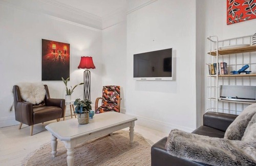 North Hobart Apartment | Urban Vibes at Grappa Court North Hobart