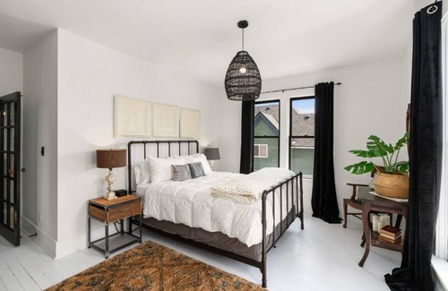 Corbett - Terwilliger - Lair Hill House | Urban Victoria Nat. Historic Registry 4-bed home!