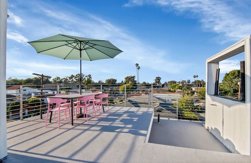 Mid City Villa | Urban Villa in Culver City