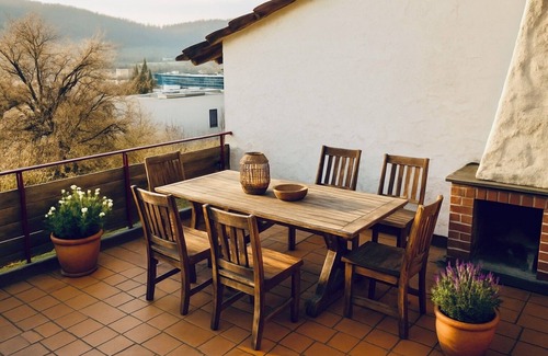 Hofherrnweiler House | Urban villa with sunny garden