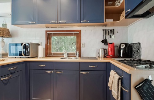 Garderen House | Urbane Holiday Home in Garderen with Terrace and Garden