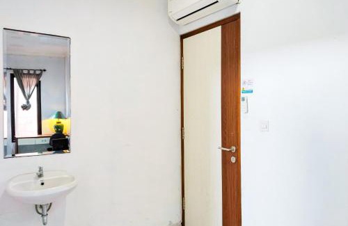 Bekasi Hotel | Urbanview DeJati House Jatikramat Bekasi