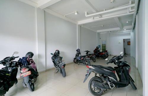 South Tangerang Hotel | Urbanview Hotel Syariah De Umbrella Ciputat