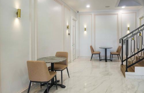 Surabaya Hotel | Urbanview Kencana Residence near Pakuwon Mall Surabaya
