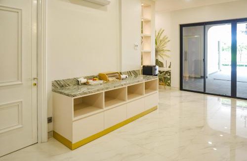 Surabaya Hotel | Urbanview Kencana Residence near Pakuwon Mall Surabaya