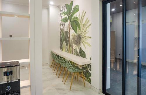 Surabaya Hotel | Urbanview Kencana Residence near Pakuwon Mall Surabaya