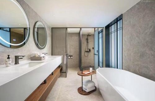 Longhu Qu Hotel | UrCove By Hyatt Shantou Xinyicheng Huanghe Road