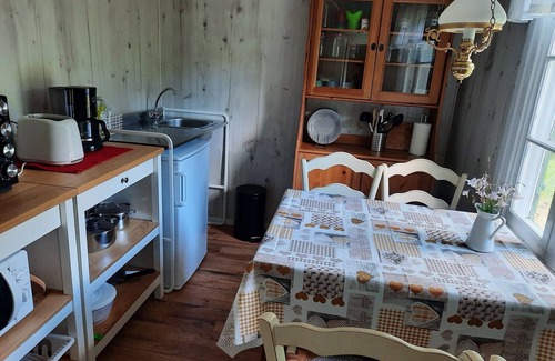 Germundslycke House | Ursprüngliches Kleines Haus, Alleinlage am Wald, Haustier Erlaubt, nah zum Meer