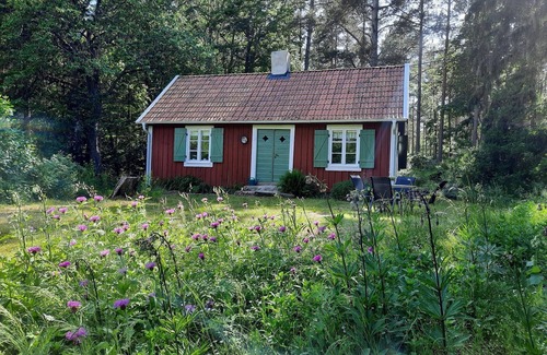 Germundslycke House | Ursprüngliches Kleines Haus, Alleinlage am Wald, Haustier Erlaubt, nah zum Meer