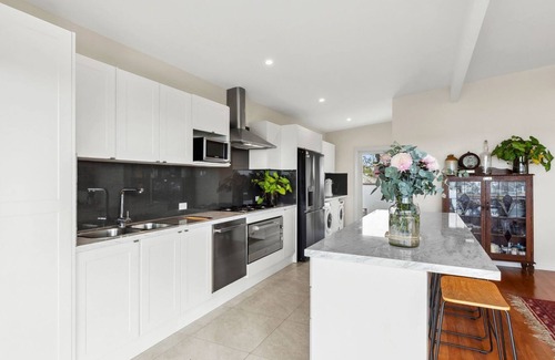 Urunga House | Urunga Magic – A beautiful waterfront retreat in Urunga with serene river and ocean views