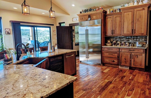 Deadwood House | 4-bedroom house next to Black Hills National Forest with Hot tub, great views!