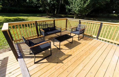 Dentsville House | USC Cottage - Sleeps 8+ Wheel Chair Accessible