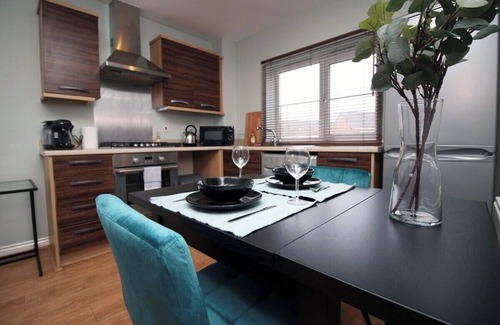 Newport Apartment | Usk Way by Tŷ SA