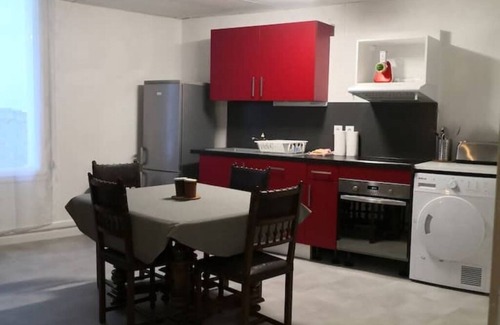 Secteur 2 Apartment | USU15 Workshop