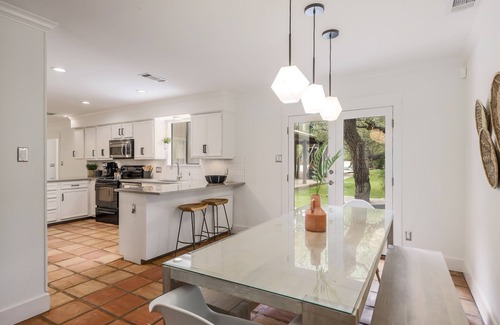 Austin House | UT Football Fave - Fire Pit, Hot Tub, Pool, + More