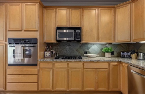 Bouldin House | UT Football Fave - Mins to Downtown + Zilker Park