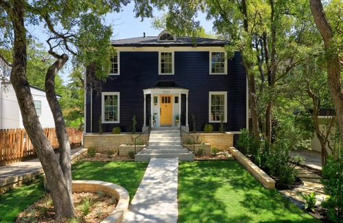 Clarksville House | UT Football Fave - Pool, Remodeled Historic Home!