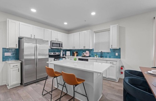 North University House | UT Home w/Game Room | Great for F1, ACL, Game Day