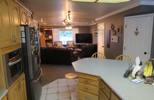 Granite Ridge House | Utah Large Ski Home on access road to Alta/Snowbird- on ski bus route