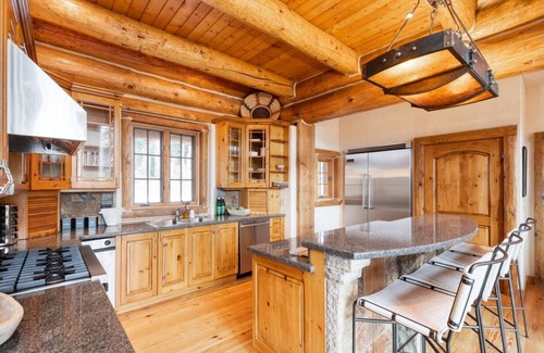 Mountain Village Cabin | Ute Lodge in the heart of Mountain Village